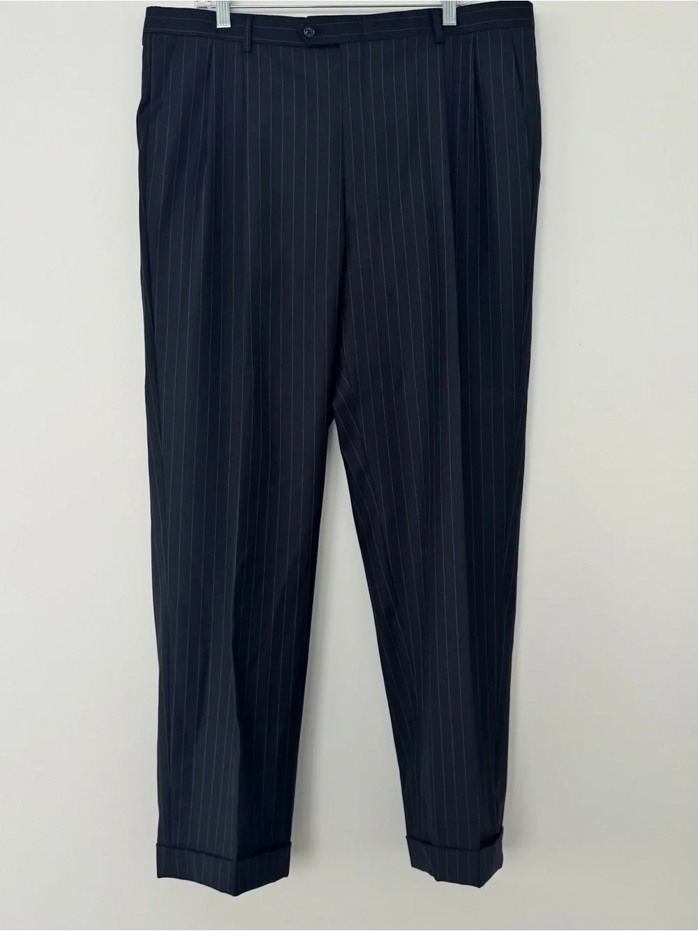 Hart Schaffner Marx 2 pc Suit 44R 40x32 Navy Blue Pinstripe Wool Blazer USA Made